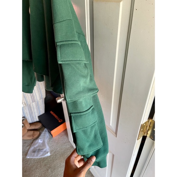 Women's Boohoo Crop Cargo Sweatsuit (XL)(Green) - Picture 3 of 7